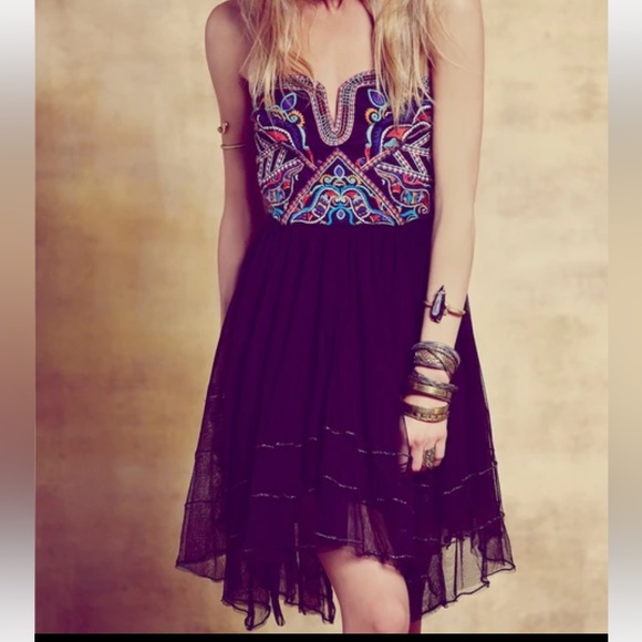 Free People Dresses & Skirts - Free People Festival Bodice Mini Embroidered Dress size 2